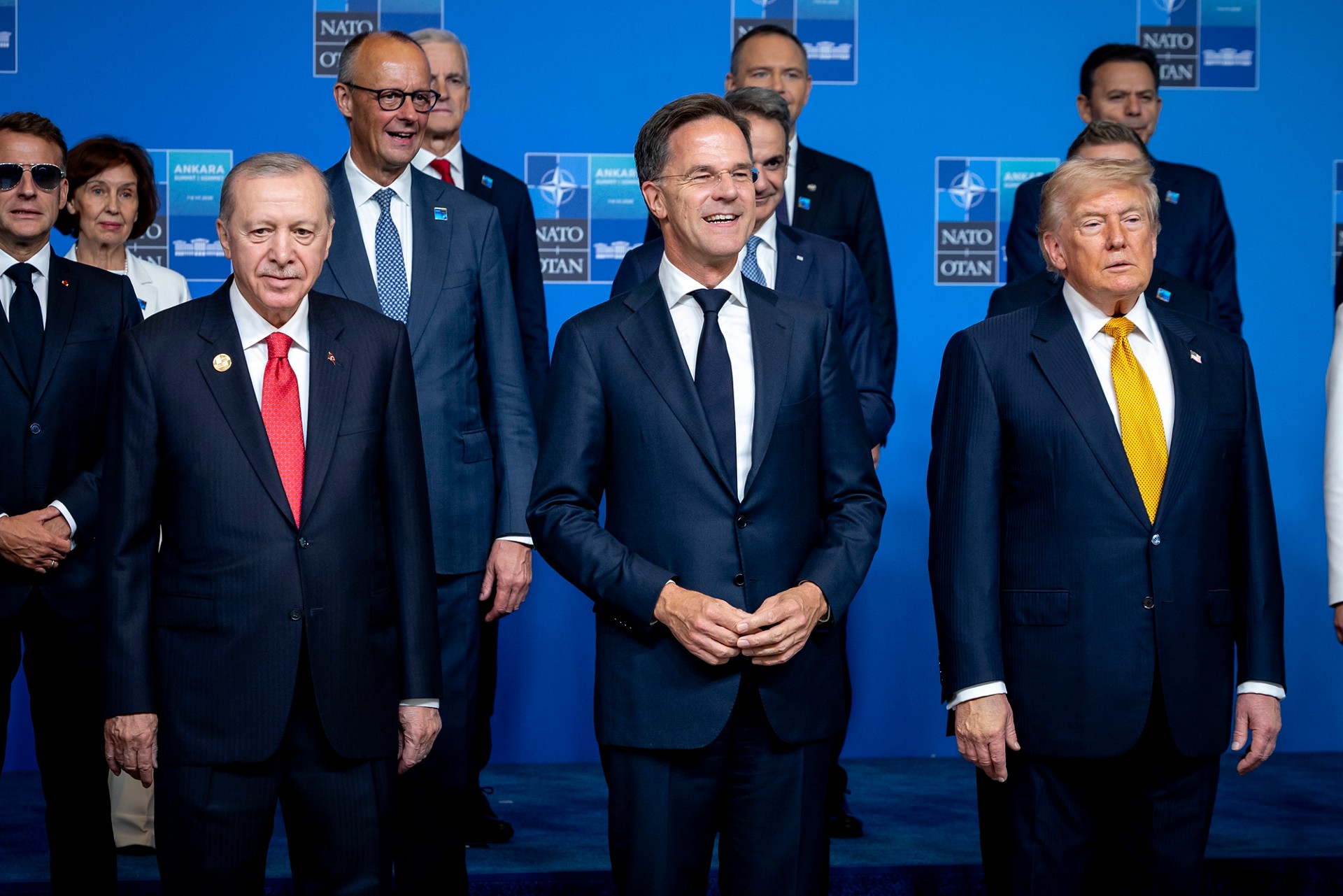 Erdogan, Rutte a Trump na summitu v Ankaře (foto: NATO)